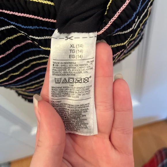 Black and colorful striped strap ties crop top - Picture 4 of 4